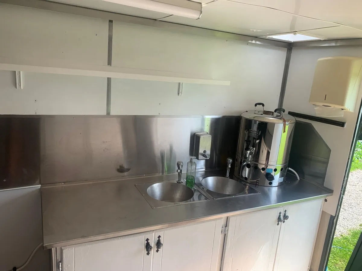 Single axel catering trailer - Image 2