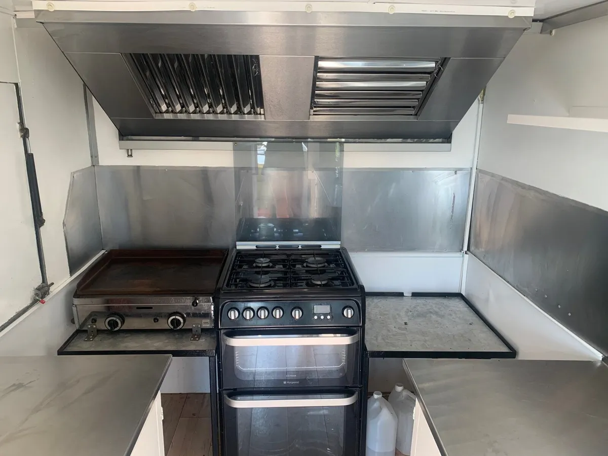 Single axel catering trailer - Image 3