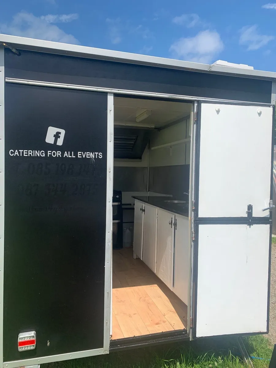 Single axel catering trailer - Image 4