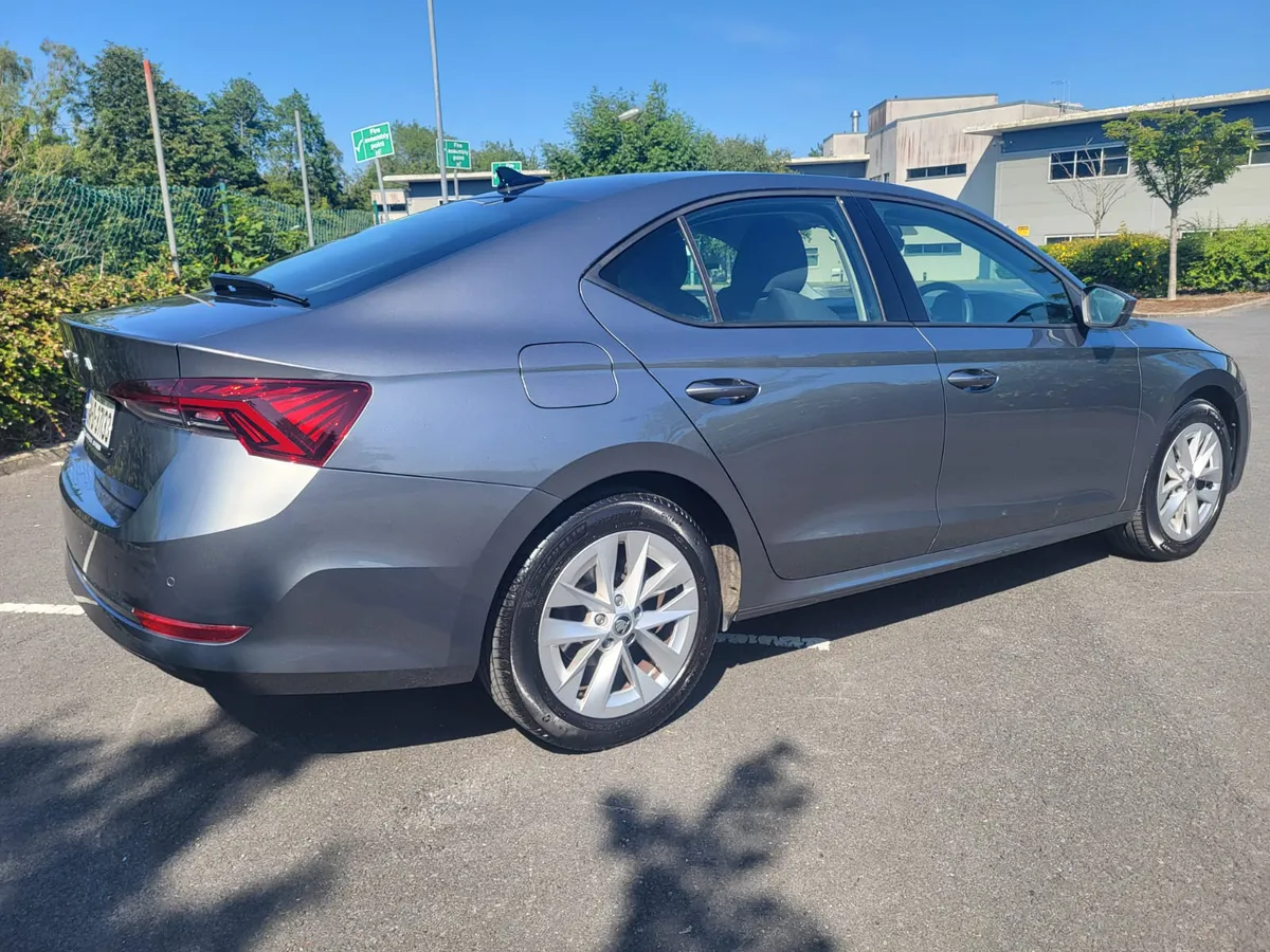 2014 SKODA OCTAVIA AMBITION 2.0 TDI LOW TAX - Image 4