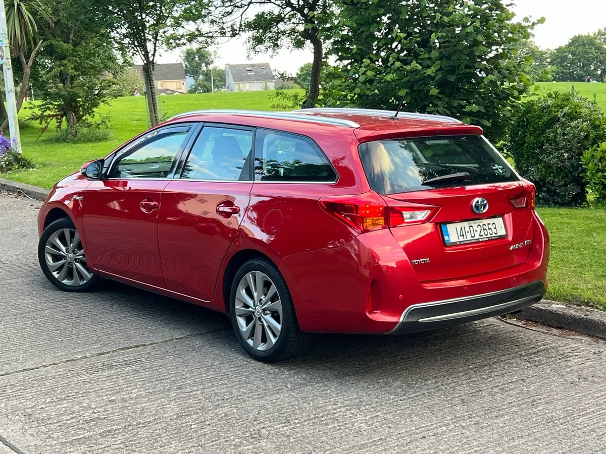 141 TOYOTA AURIS 1.8 HYBRID AUTOMATIC ONLY 82KM - Image 4