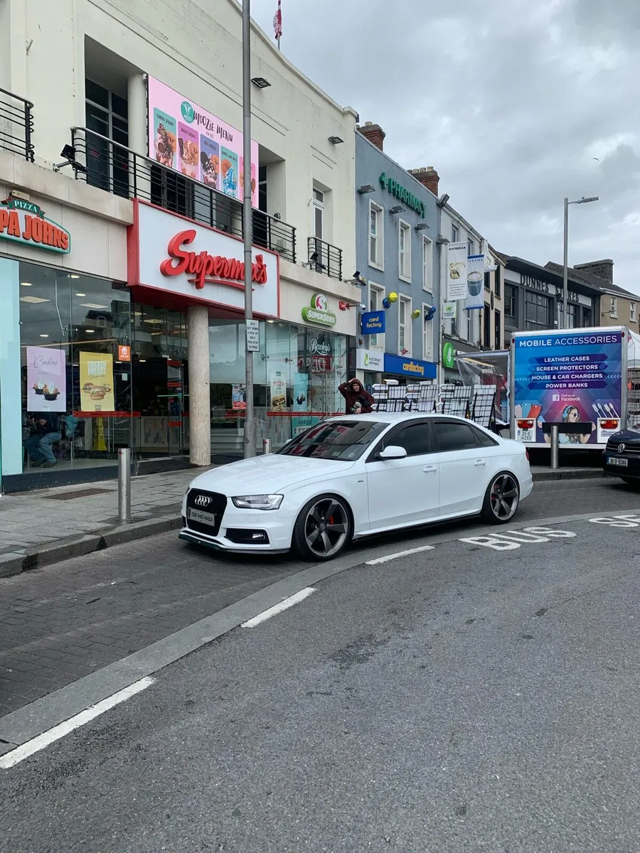 Audi A4 S-Line Black Edition - Image 4