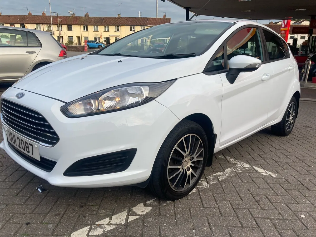 2013 Ford Fiesta - Image 2