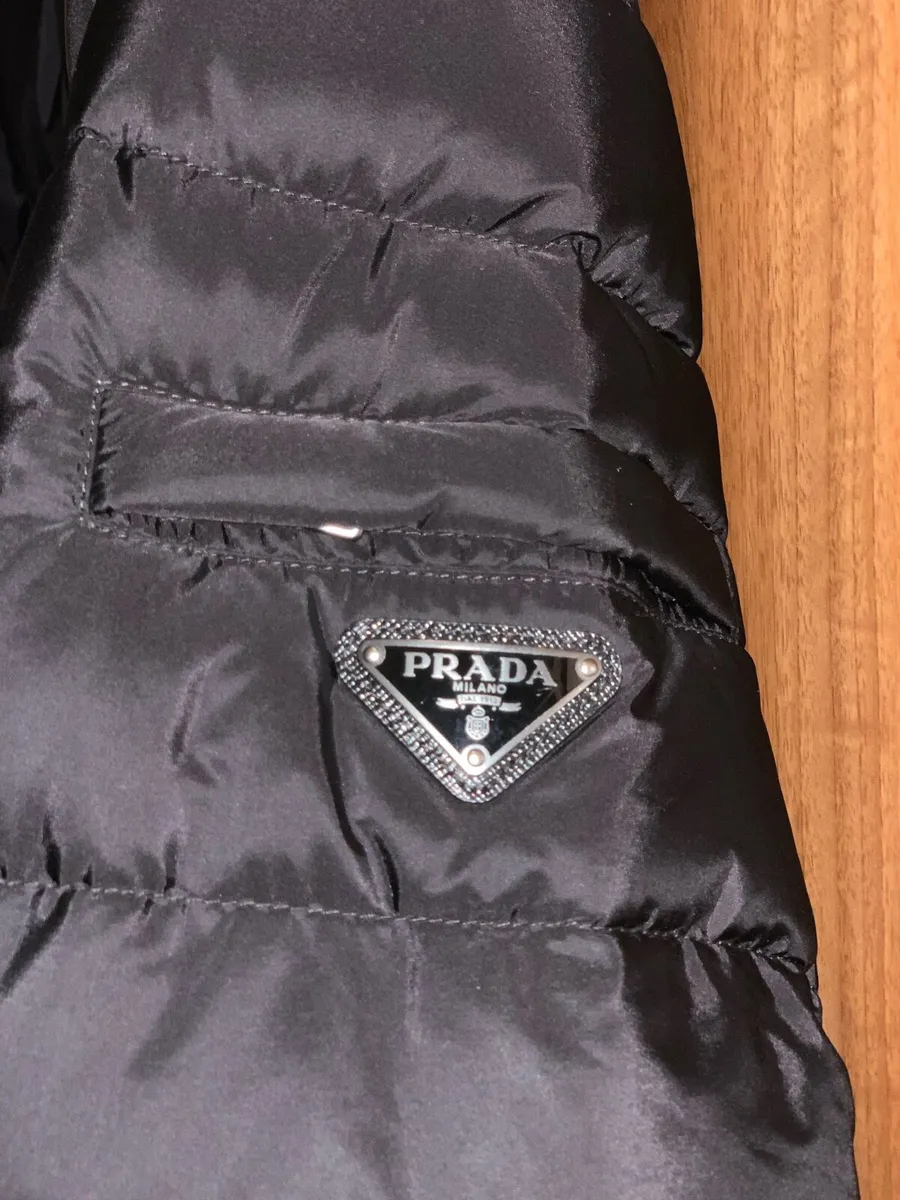 PRADA Black Re-Nylon badge Puffer Jacket - Image 3