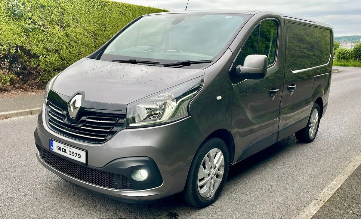 2019 Renault Trafic Sport - Image 3