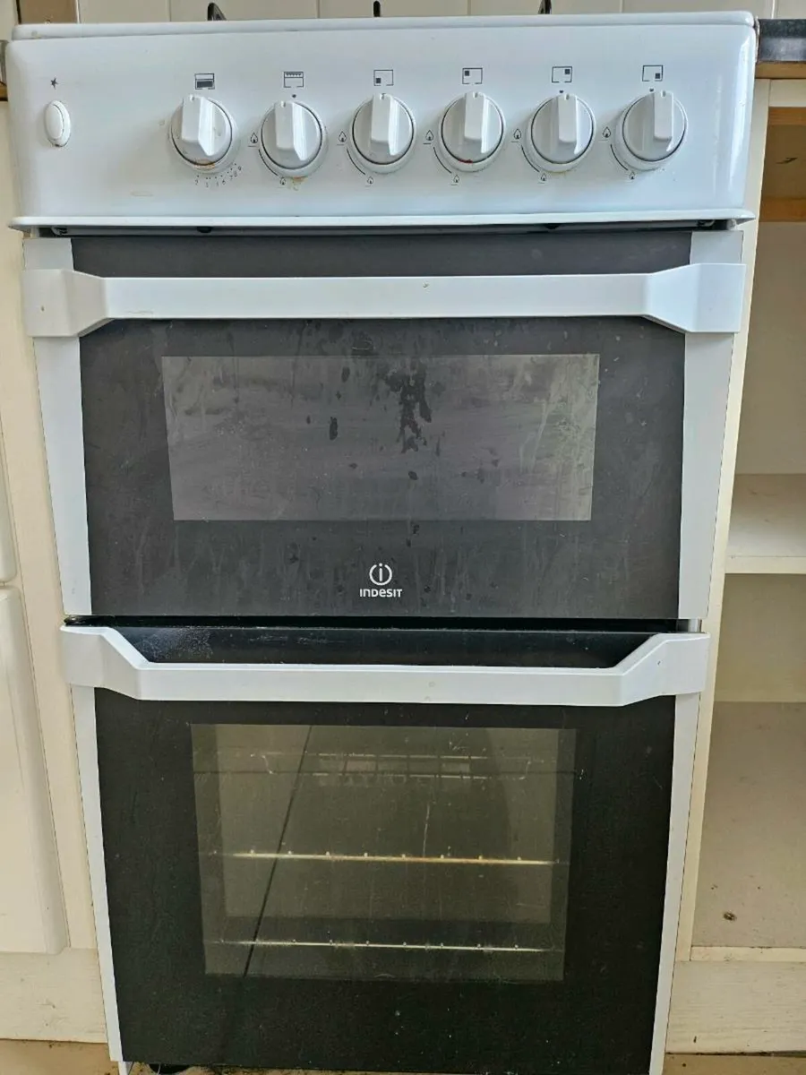 Gas cooker - Image 1
