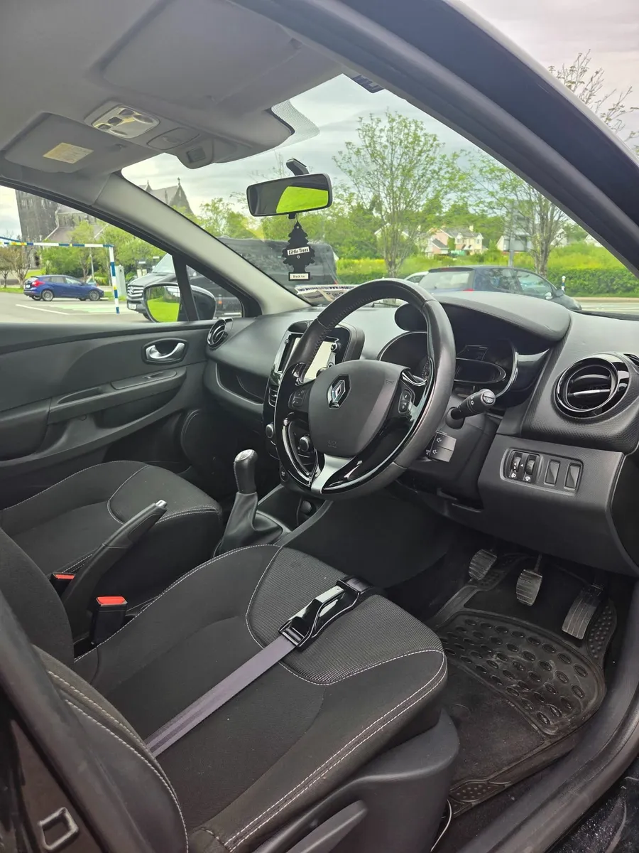 Renault Clio 2016 - Image 2