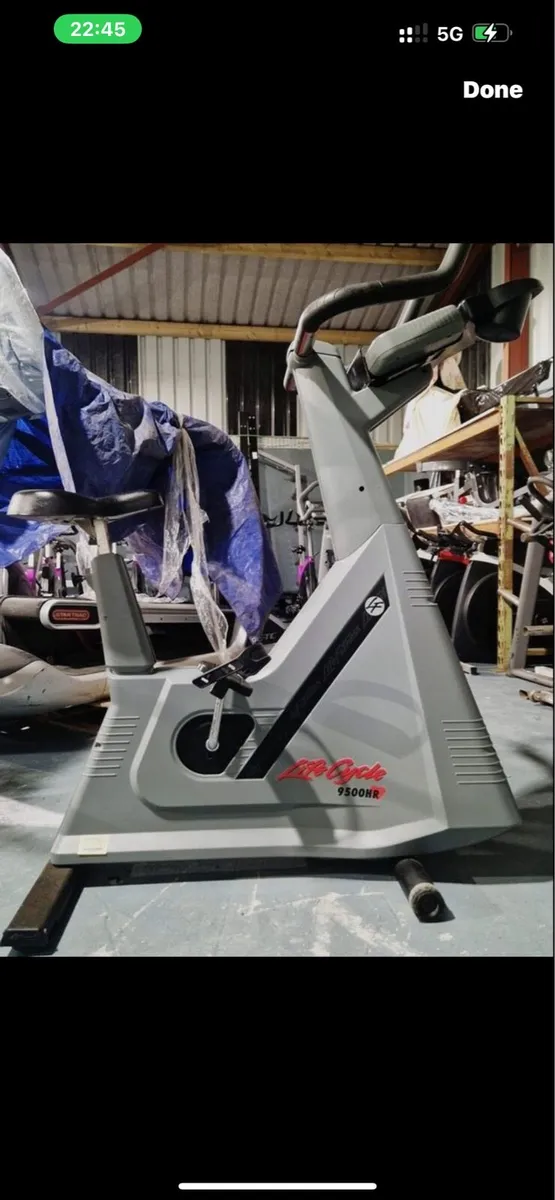 LIFECYCLE 9500R UPRIGHT SPIN BIKE - Image 1