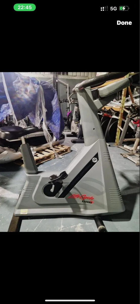 LIFECYCLE 9500R UPRIGHT SPIN BIKE - Image 2