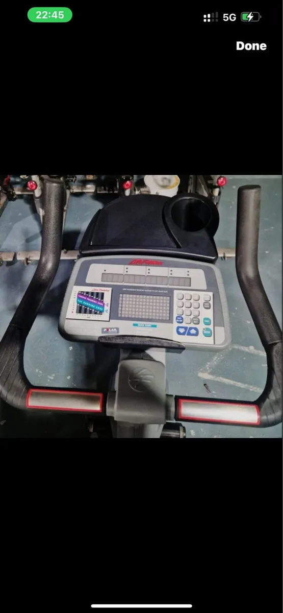 LIFECYCLE 9500R UPRIGHT SPIN BIKE - Image 3