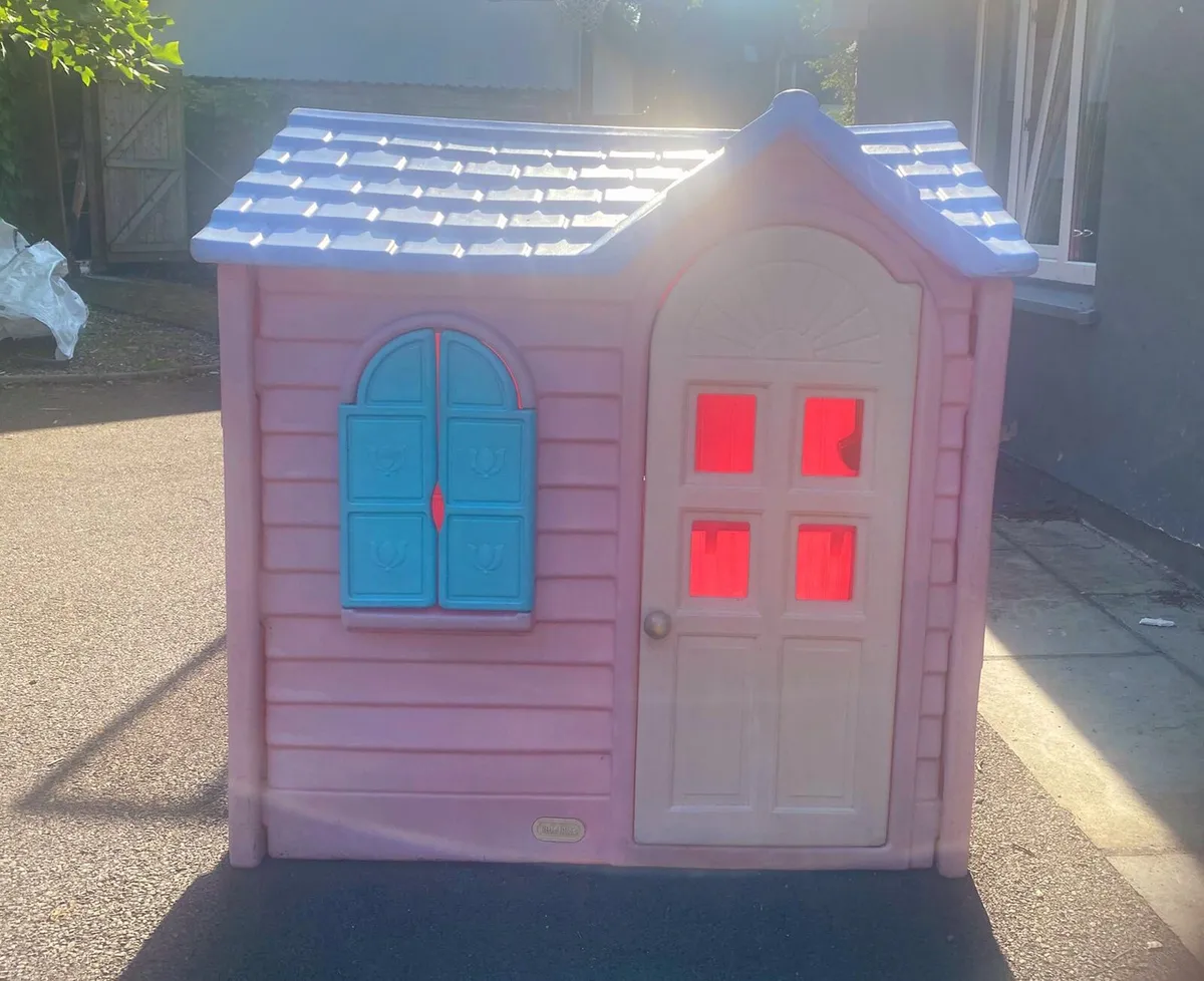 Little Tikes Country Cottage Playhouse (Pink) - Image 1