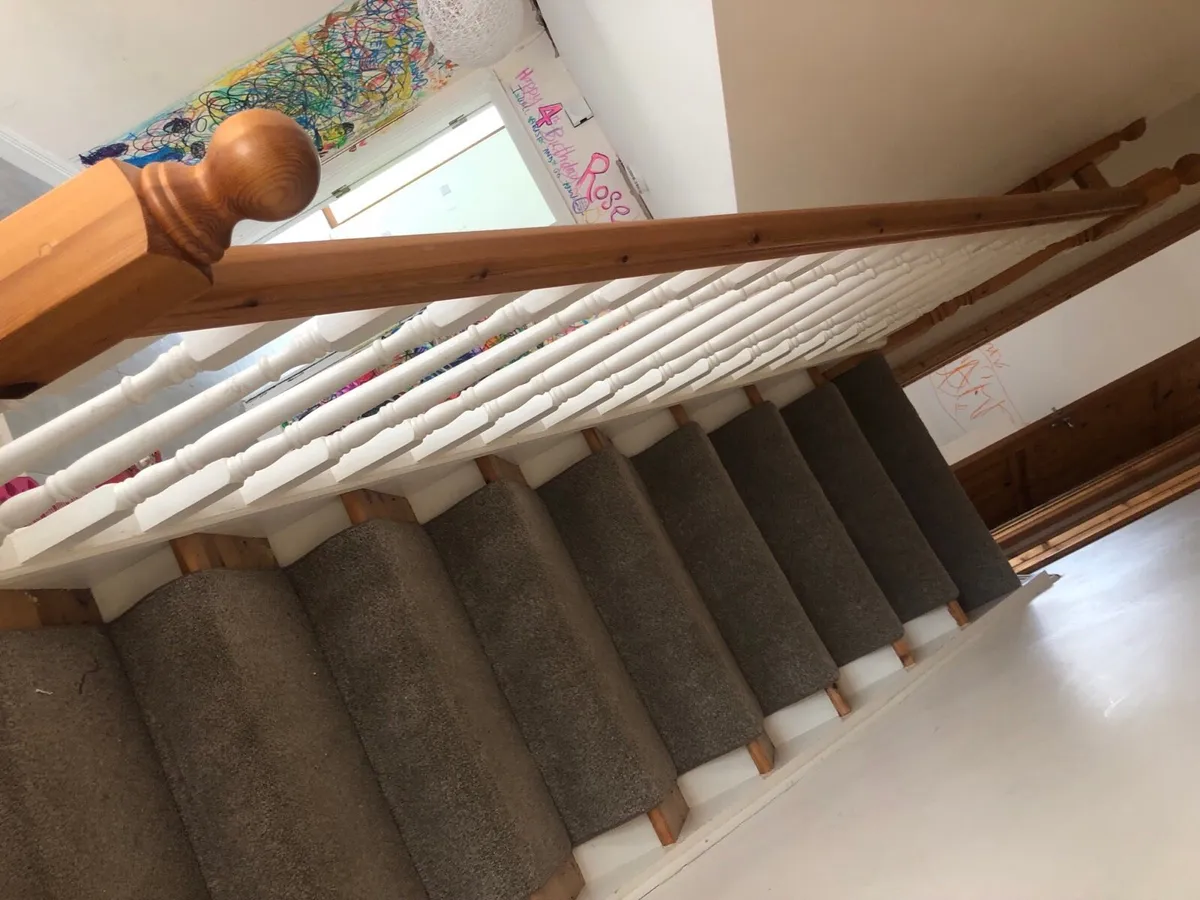 Stair banister / spindles - Image 3