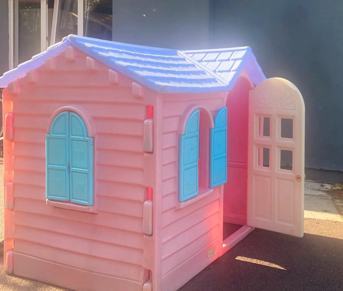 Little Tikes Country Cottage Playhouse (Pink) - Image 3