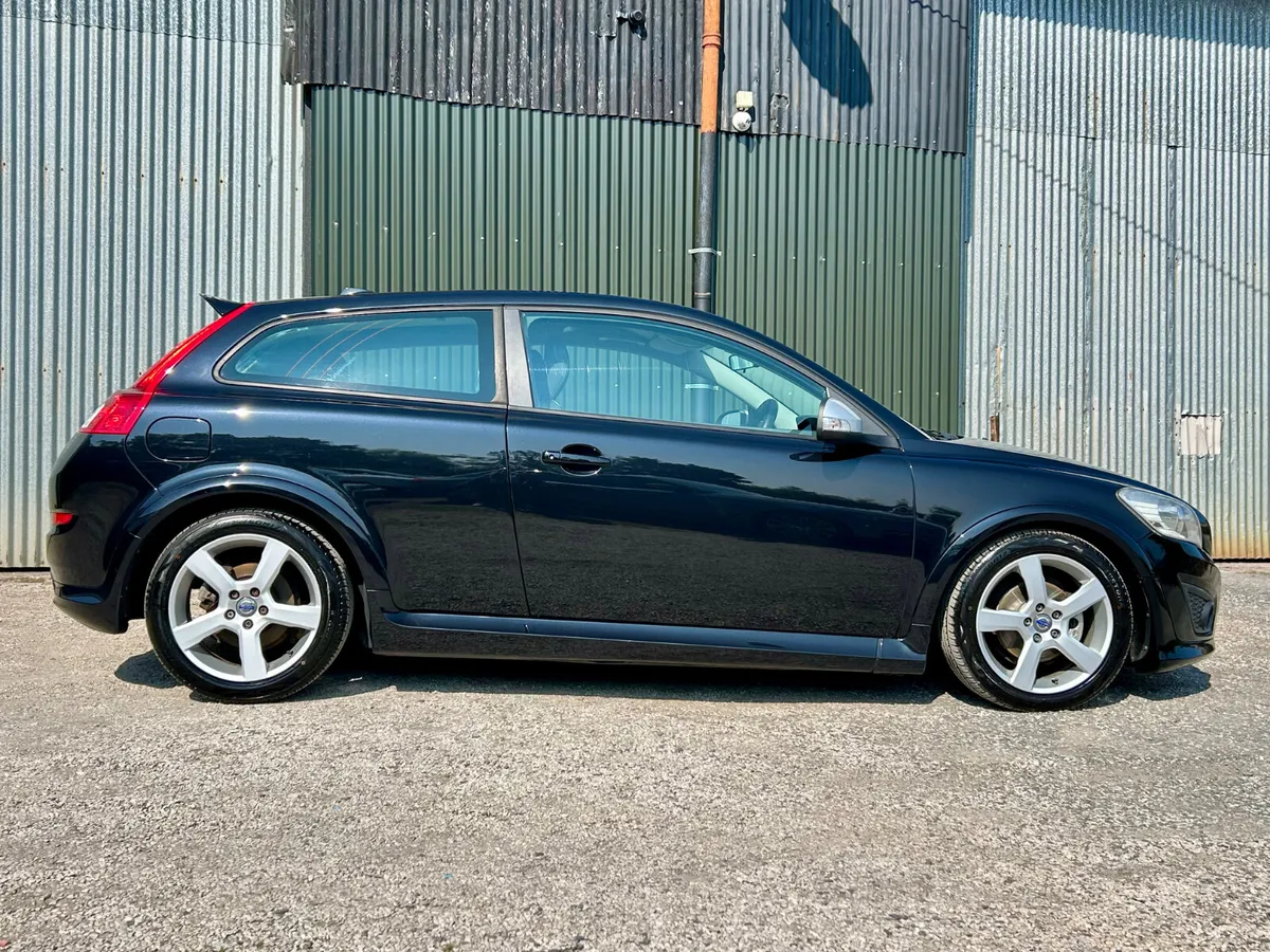 Volvo C30 2011 R design - Image 3