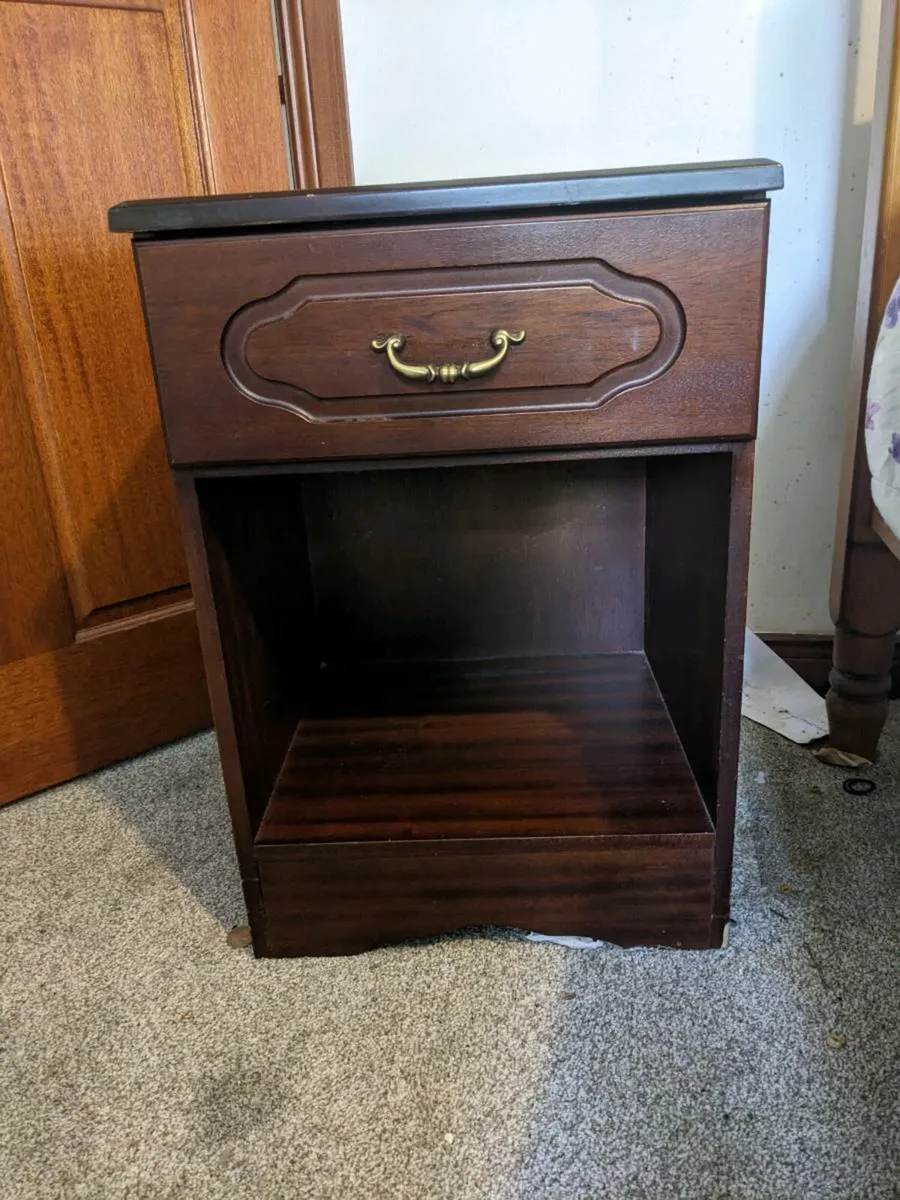 Bedroom furniture - Image 1