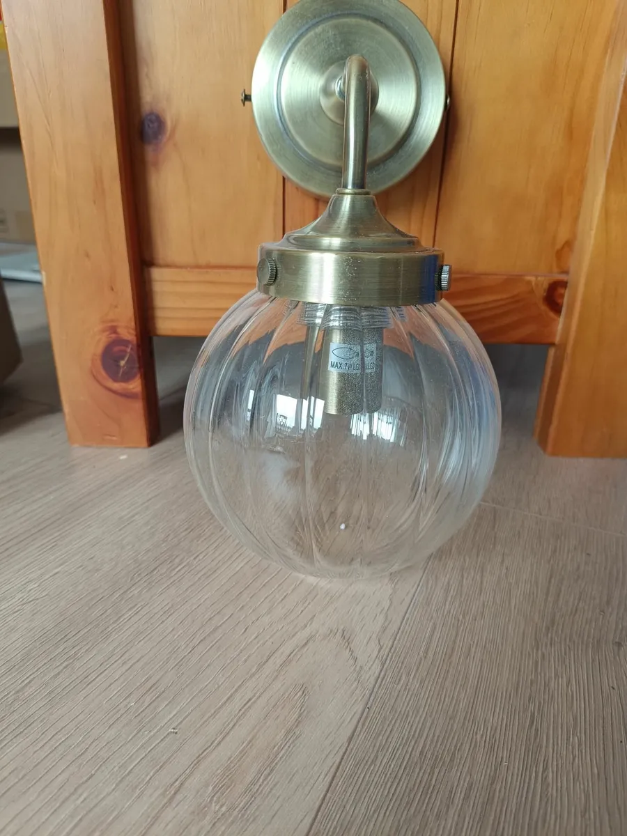 2 x Brass Wall Lights - Image 3