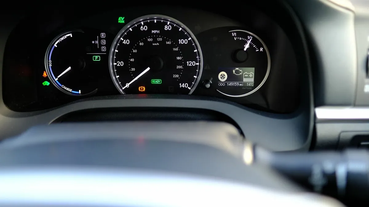 Lexus CT 2011 - Image 3