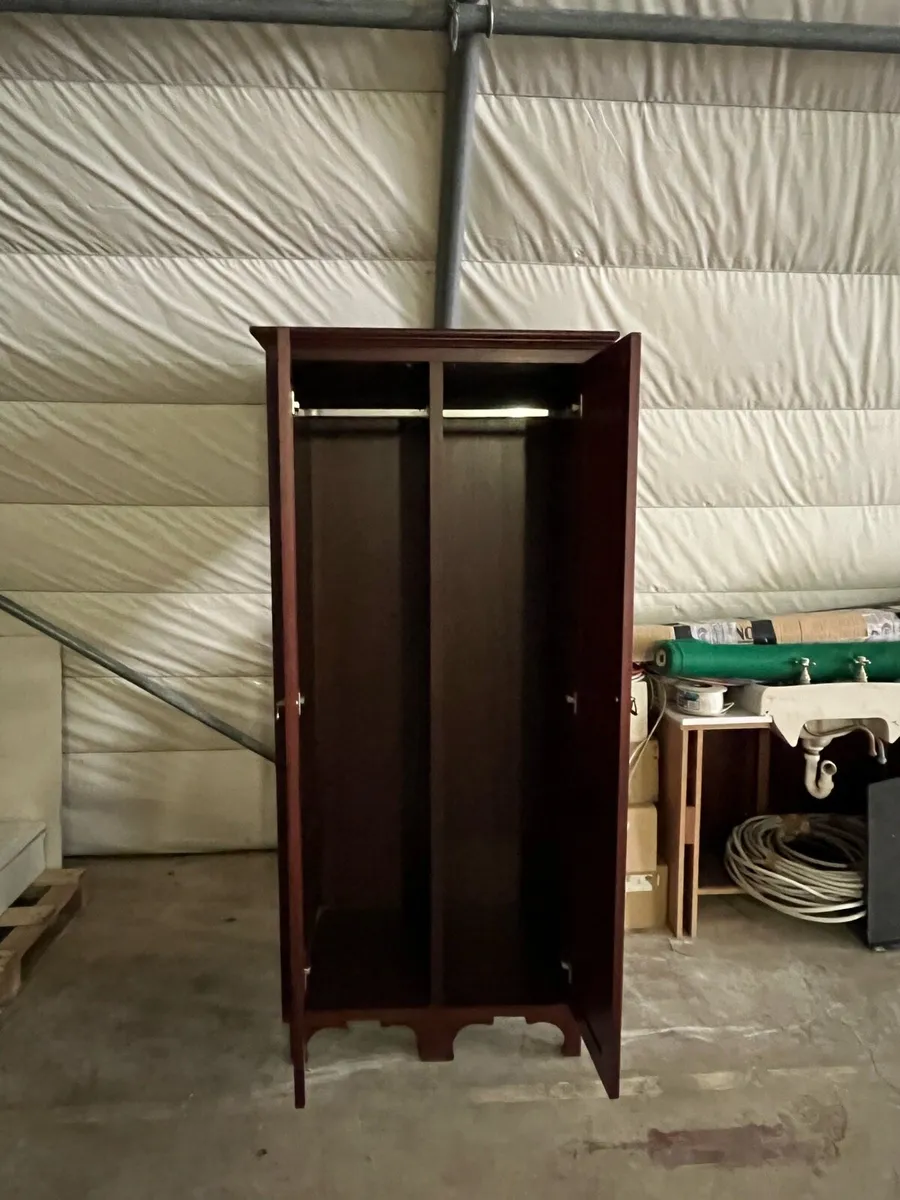 Wardrobe - Image 3