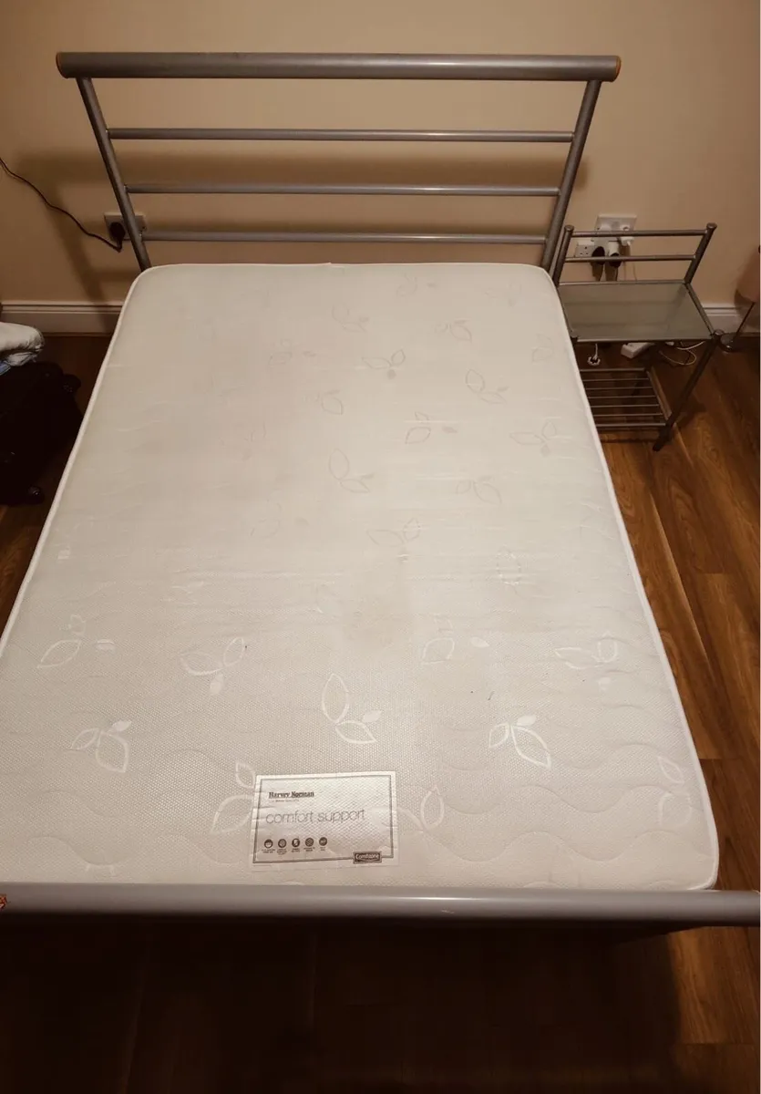 Bed frame + mattress (double) + night table - Image 1