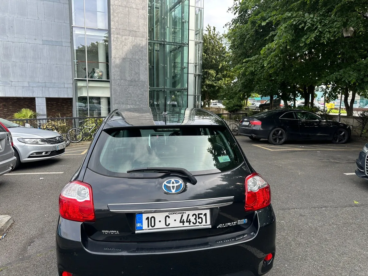 toyota auris hybrid - Image 3