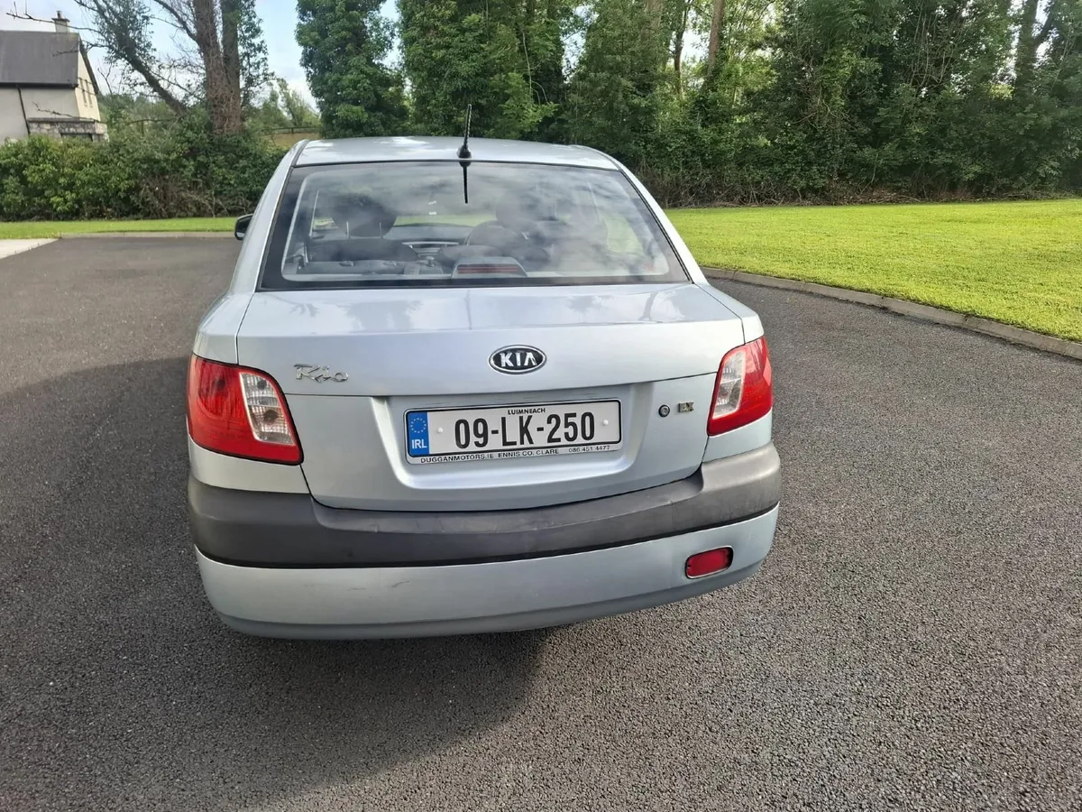 Kia Rio 2009 - Image 2