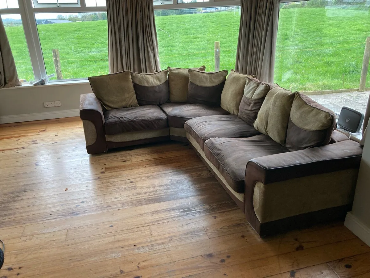 Couch - Image 4