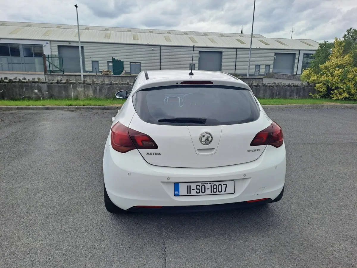 Vauxhall Astra 2011 - Image 4