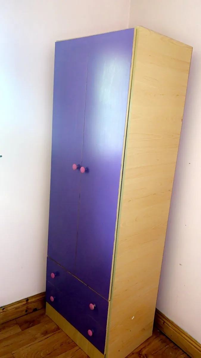 Funky wardrobe - Image 1