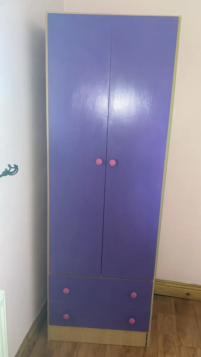Funky wardrobe - Image 2