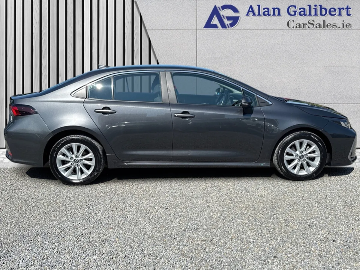 Toyota Corolla 1.8 Petrol Hybrid LUNA SALOON 4DR A - Image 3