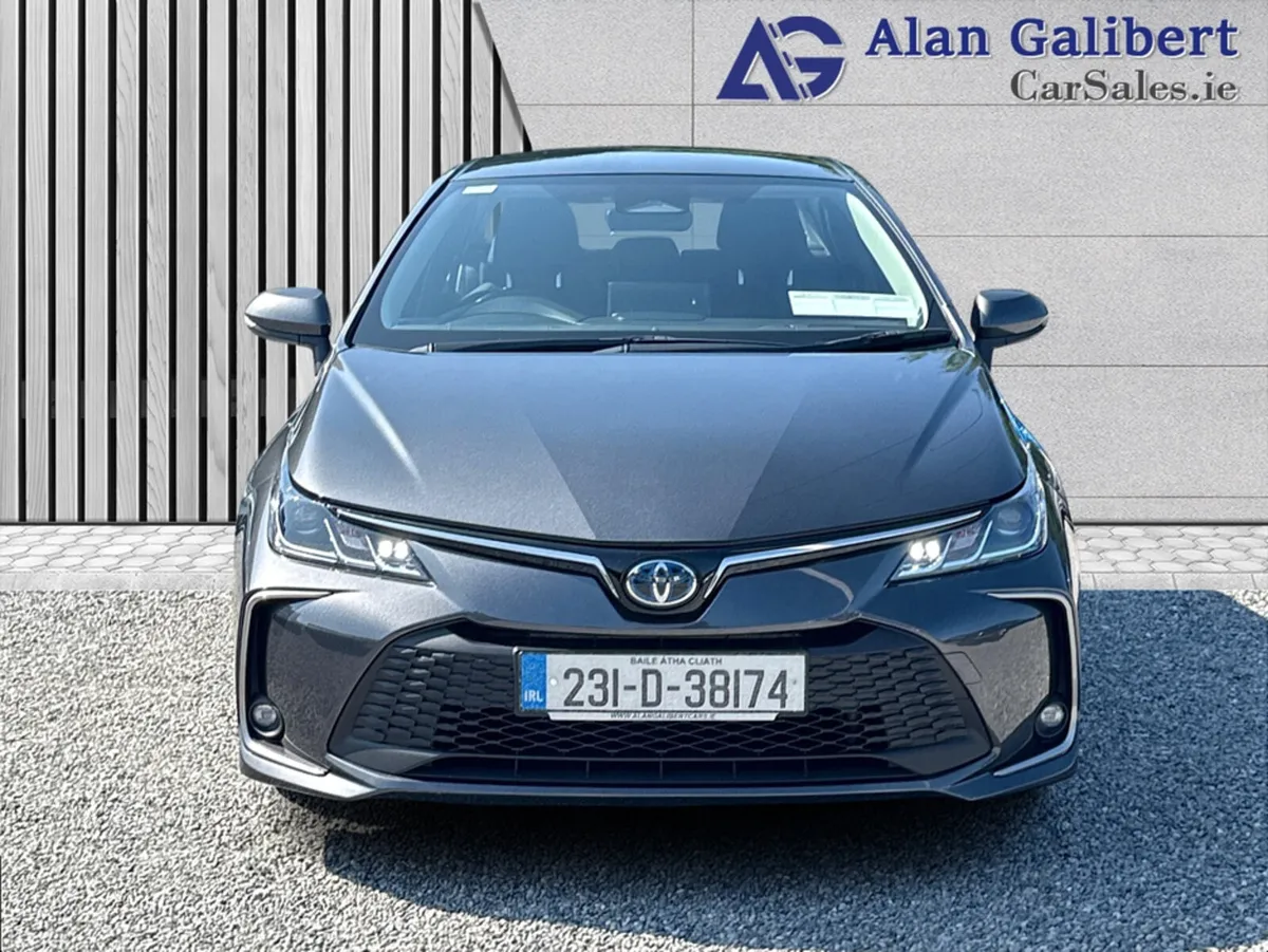 Toyota Corolla 1.8 Petrol Hybrid LUNA SALOON 4DR A - Image 4