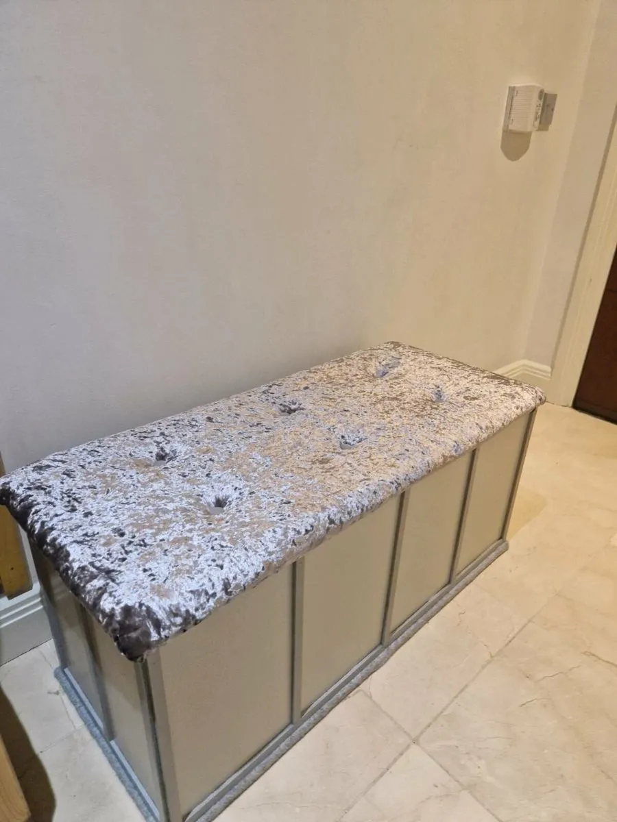 storage box with padded bench - Image 4