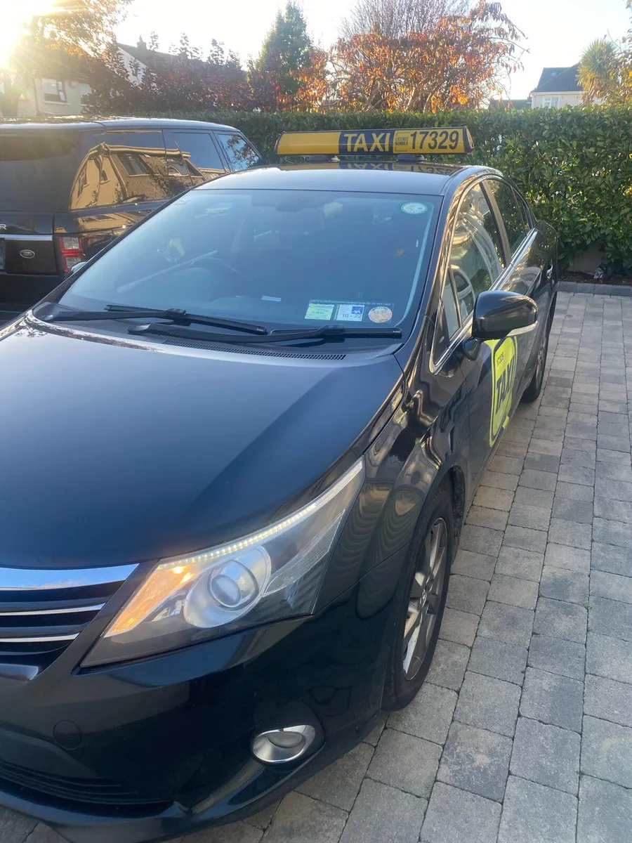 Taxi rental from €300 per week - Image 3
