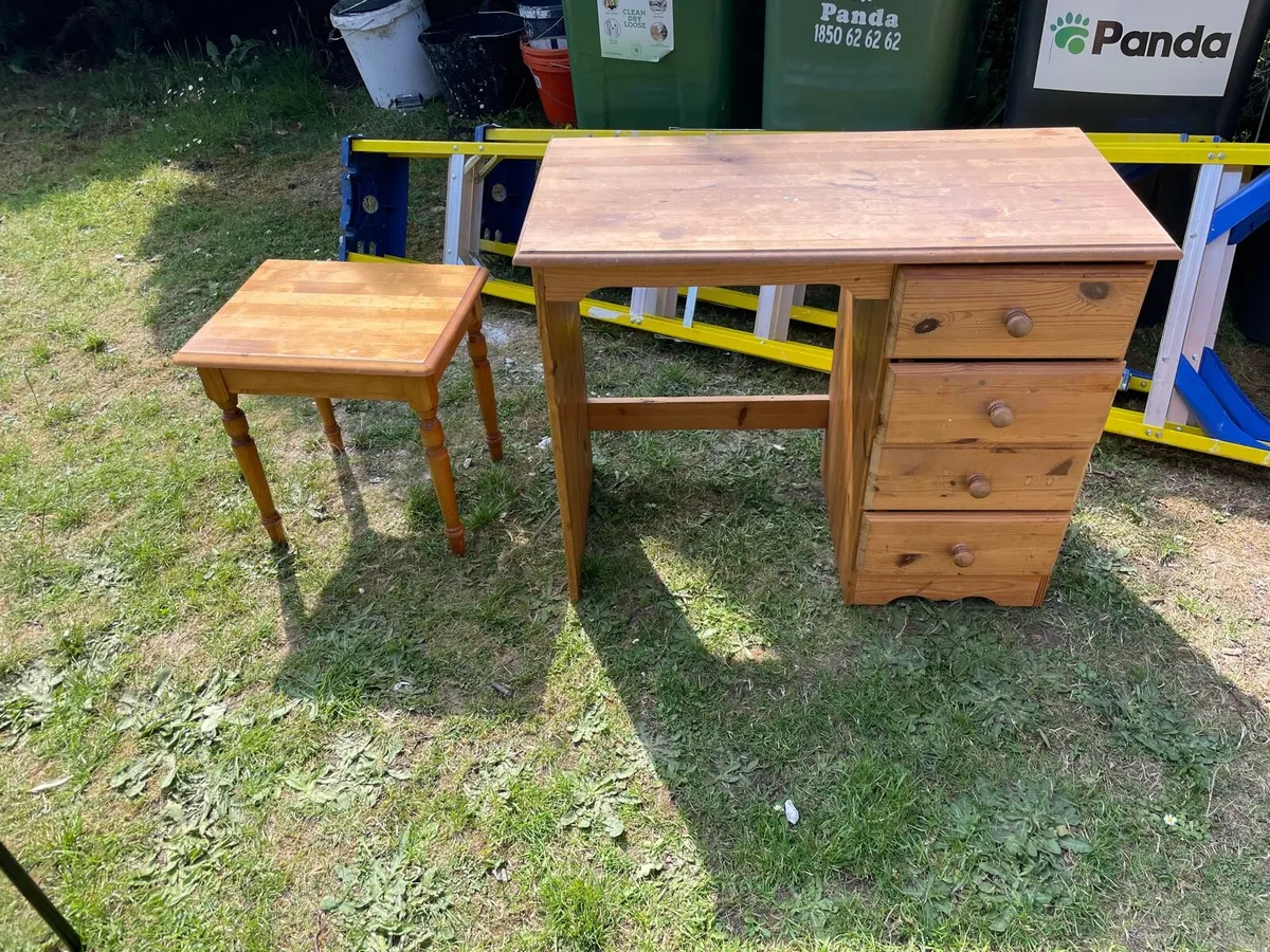 Pine study desk + stool - Image 1
