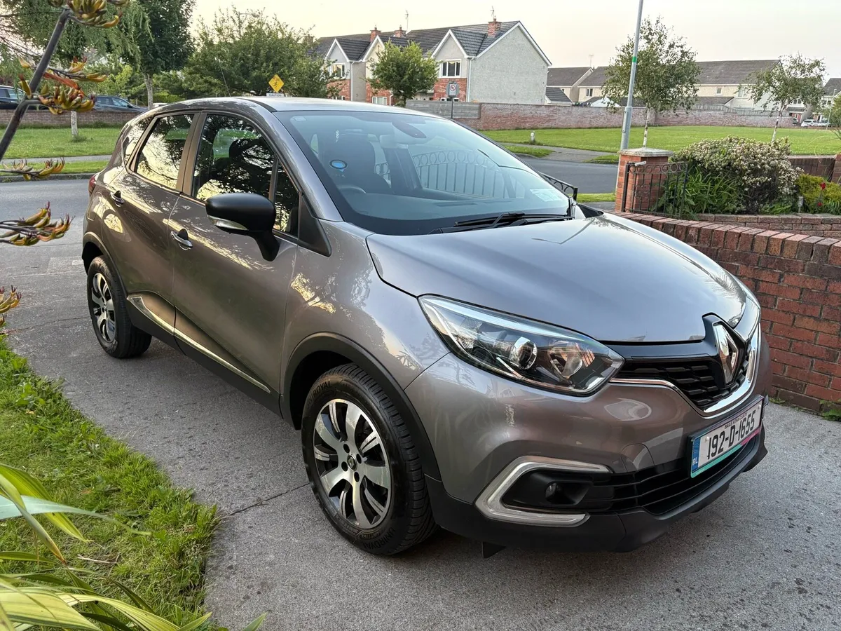 Renault Captur 1.5 DCI 90bhp Play Grey 192 - Image 1