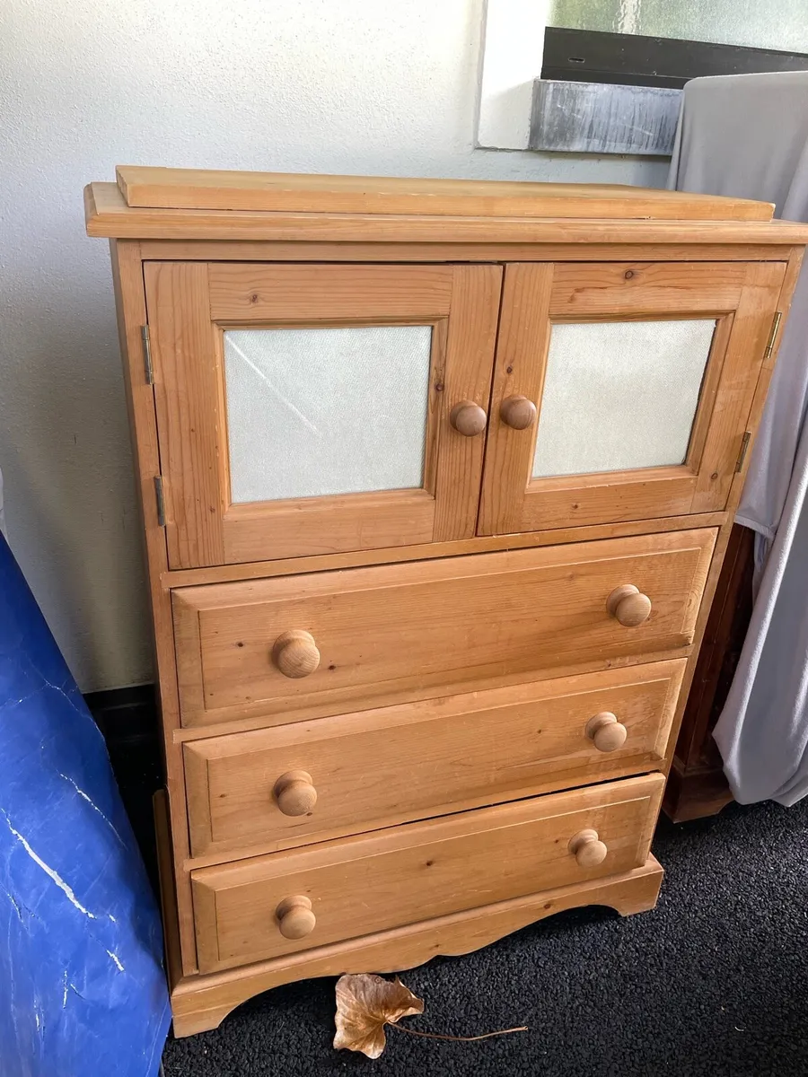 Pine Unit - Image 1