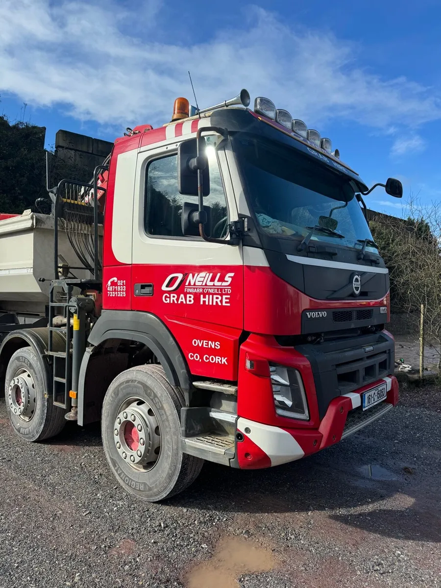Volvo FMX Clampshell Tipper - Image 1