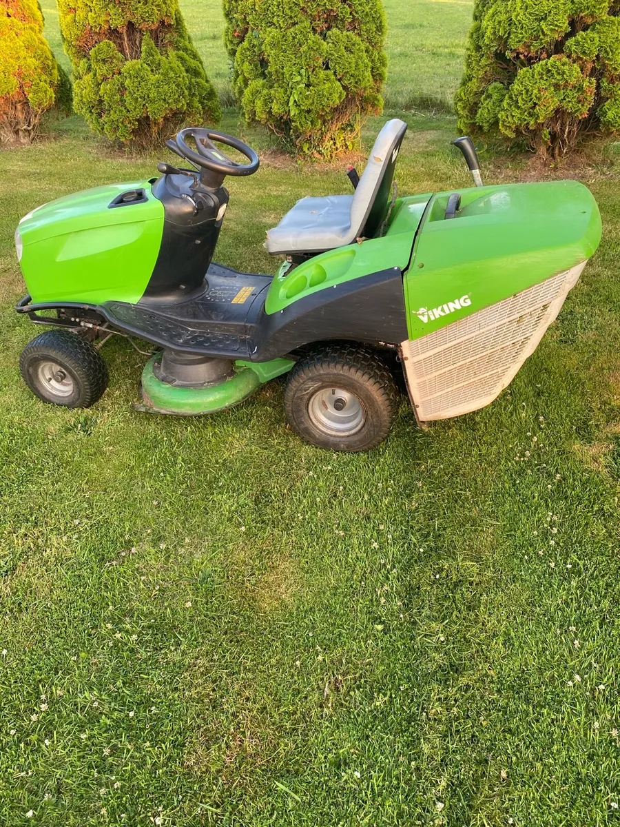 Ride on mower - Image 1