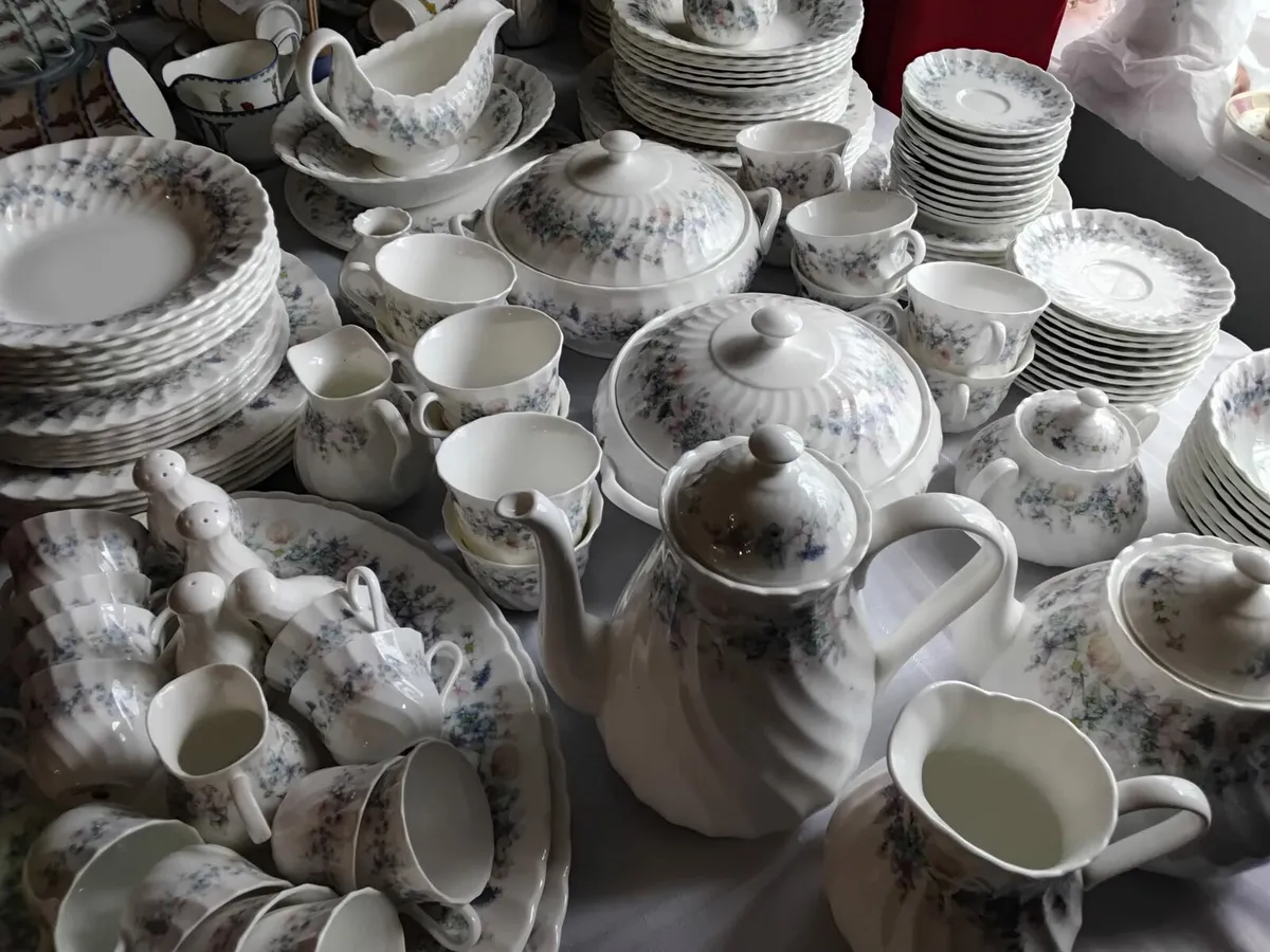 Wedgewood "Angela"  Bone China Dinner Service - Image 2