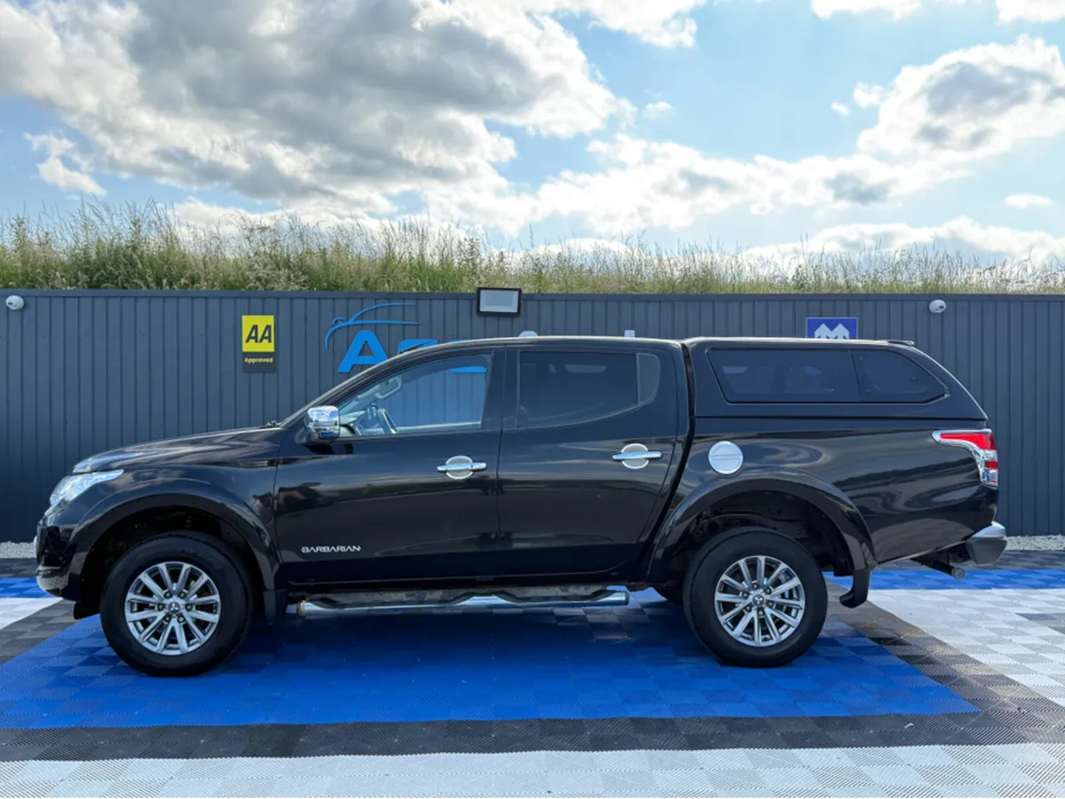 Mitsubishi L200 BARBARIAN 4X4 2.5 DIESEL - MANUAL - Image 4