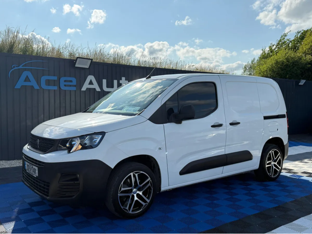 Peugeot Partner PROFESSIONAL - 1.5 DIESEL - MANUAL - Image 3