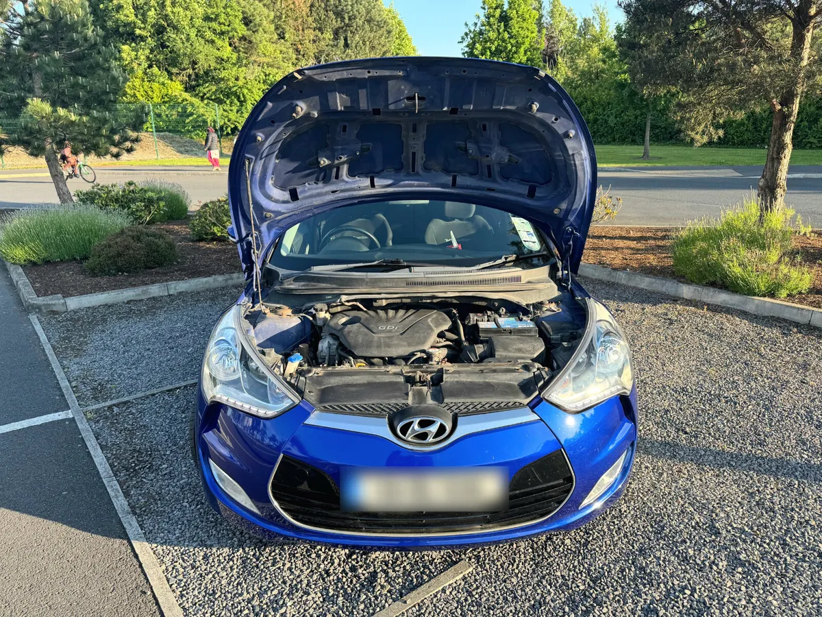 TRADE-INs 2013 Hyundai Veloster 1.6 petrol 140hp - Image 4