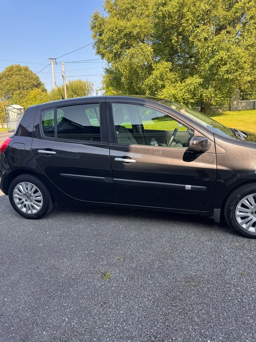 2011 RENAULT CLIO NCT 01/26 - Image 3