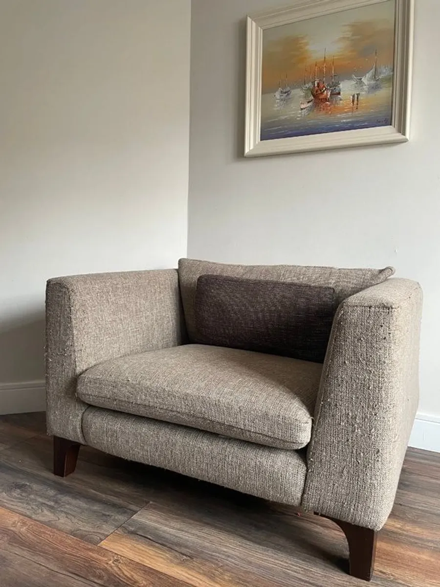 Signature Sitting Room Chair