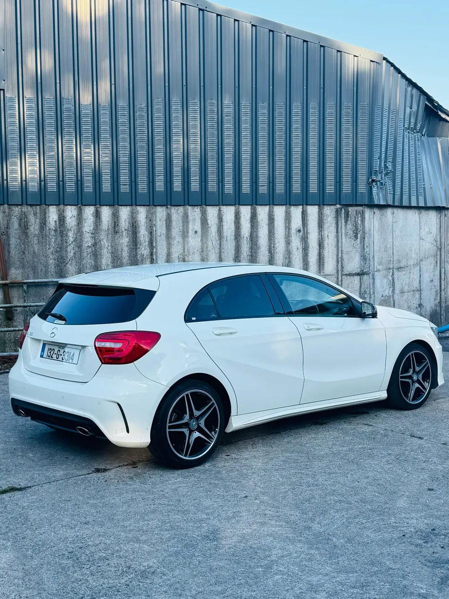 Mercedes-Benz A180 AMG AUTOMATIC - Image 4