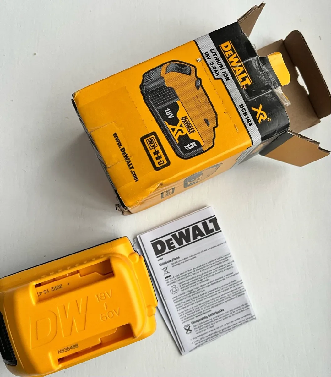 New DeWalt battery - Image 3