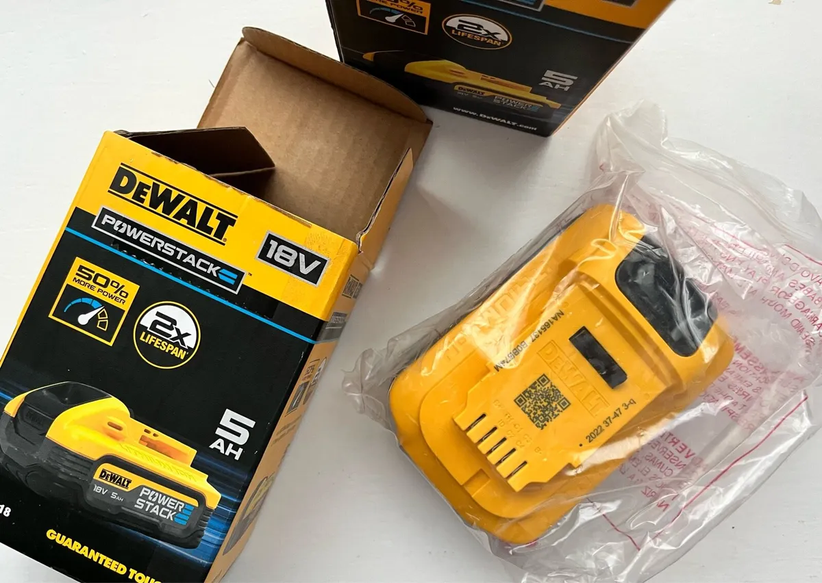 New DeWalt battery - Image 2