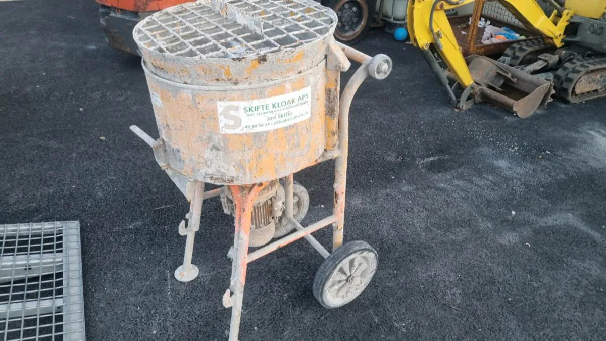 Resin mixer - Image 1