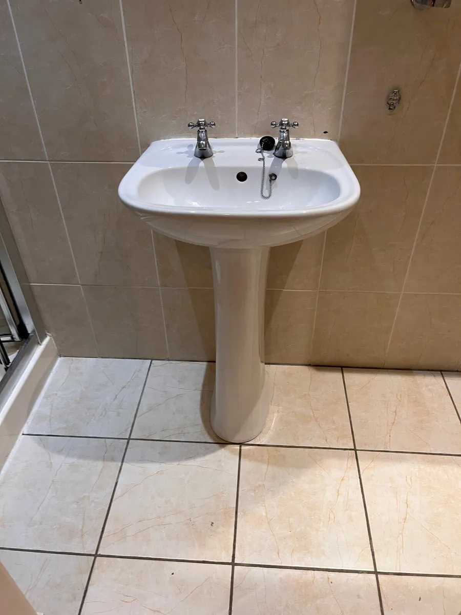 Bathroom Units - Image 4