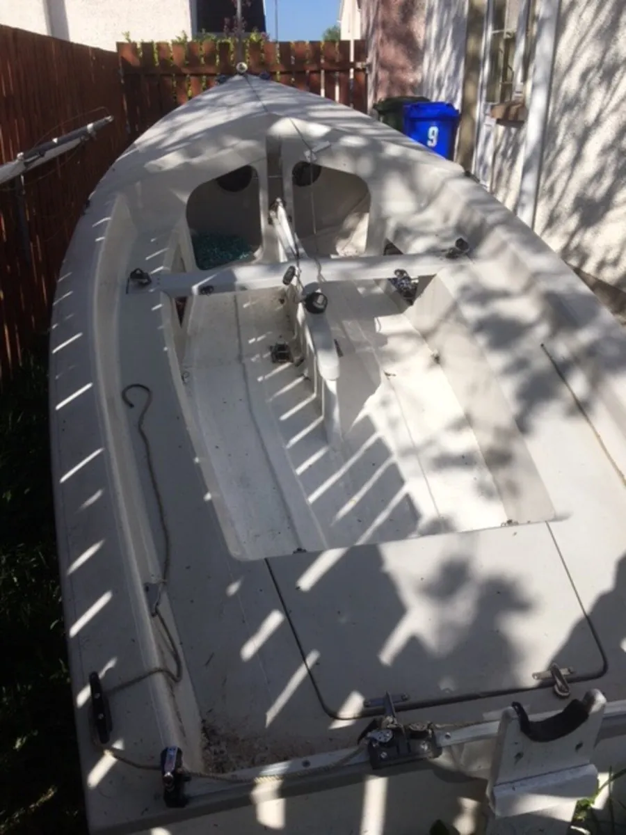 SAILING DINGHY 'LEADER' 14 FT WITH ROADTRAILER - Image 4